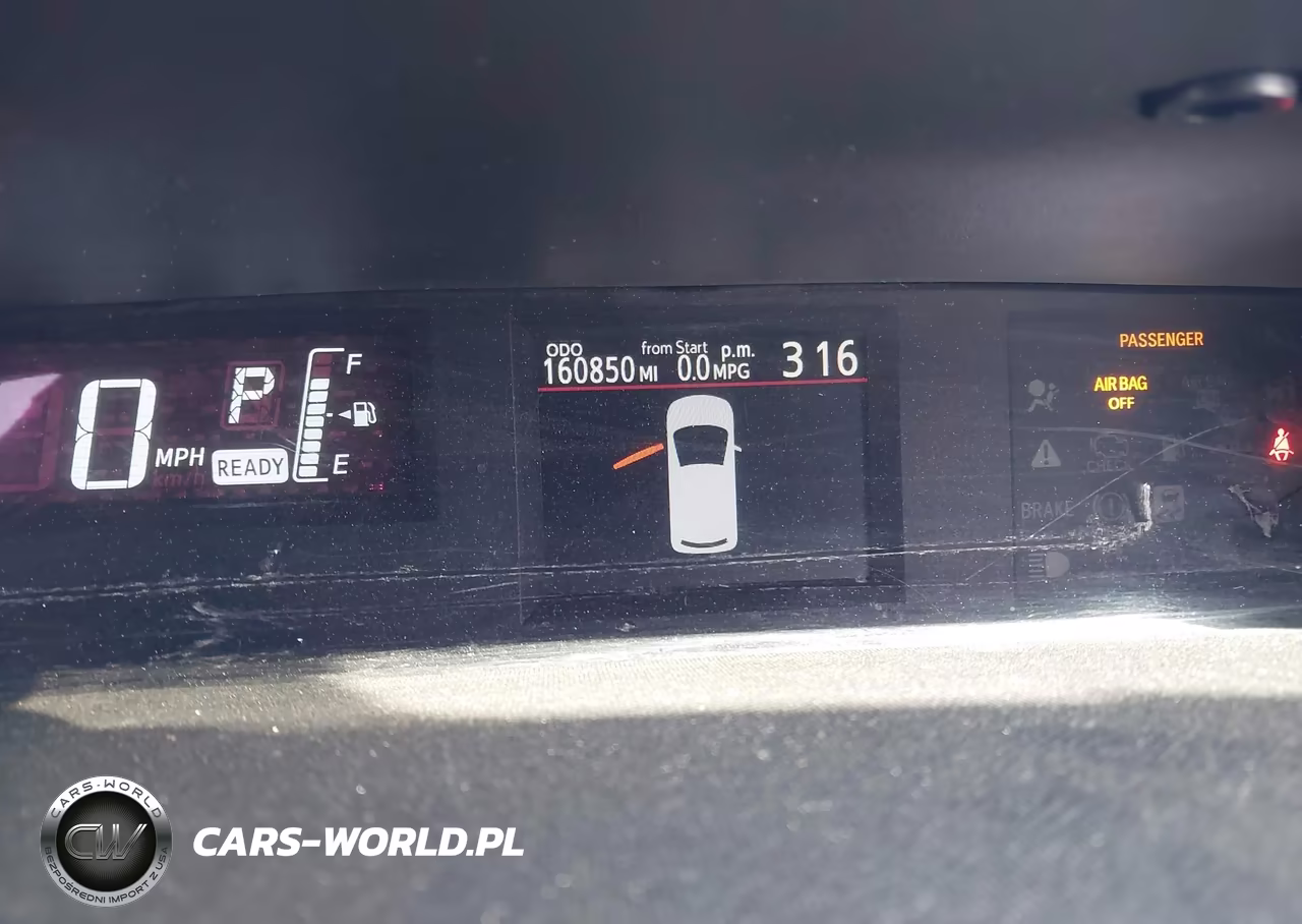 2015 Toyota Prius C Two VIN:JTDKDTB31F1093524 - 16