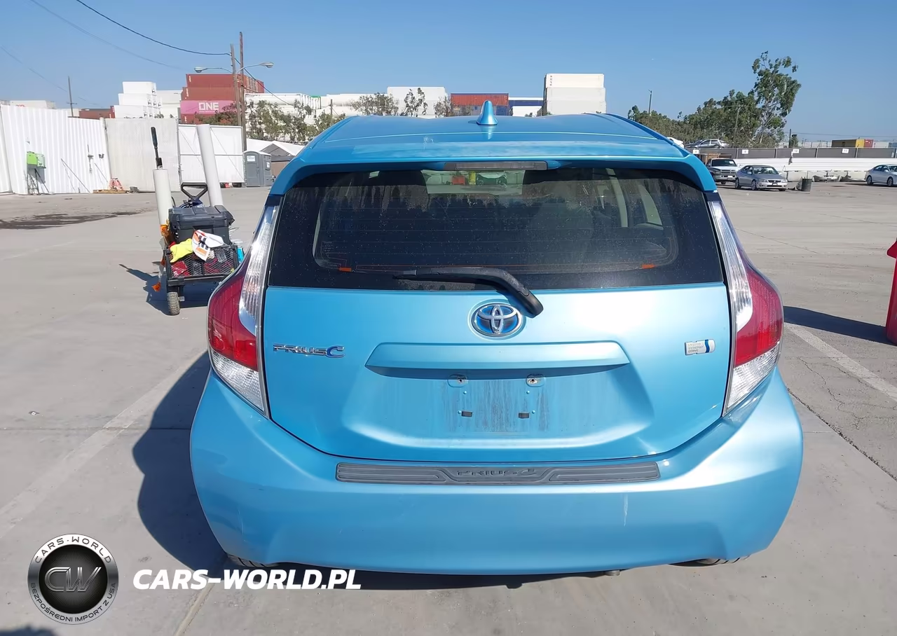 2015 Toyota Prius C Two VIN:JTDKDTB31F1093524 - 17