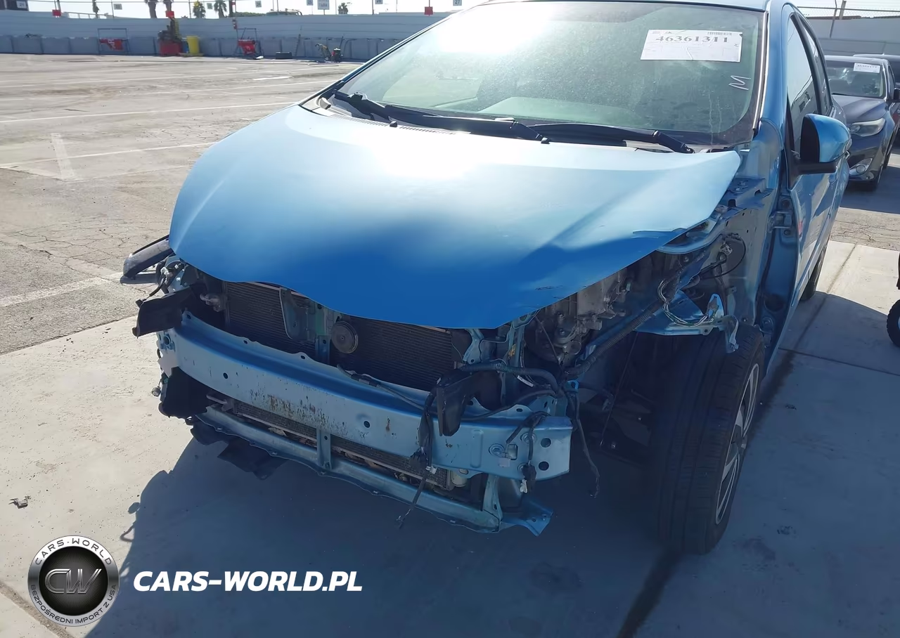 2015 Toyota Prius C Two VIN:JTDKDTB31F1093524 - 6
