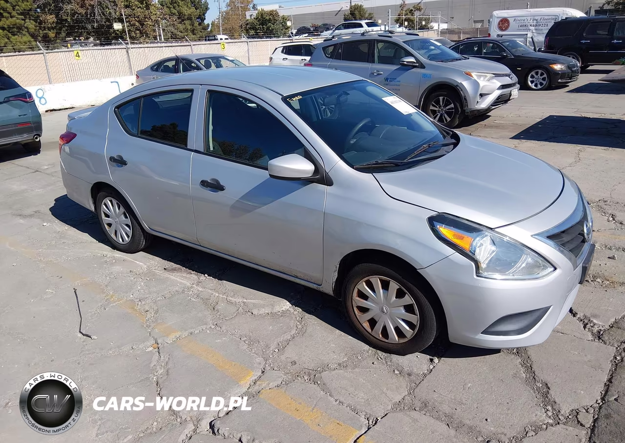 2017 Nissan Versa 1.6 S+ – zdjęcie 1 z 11