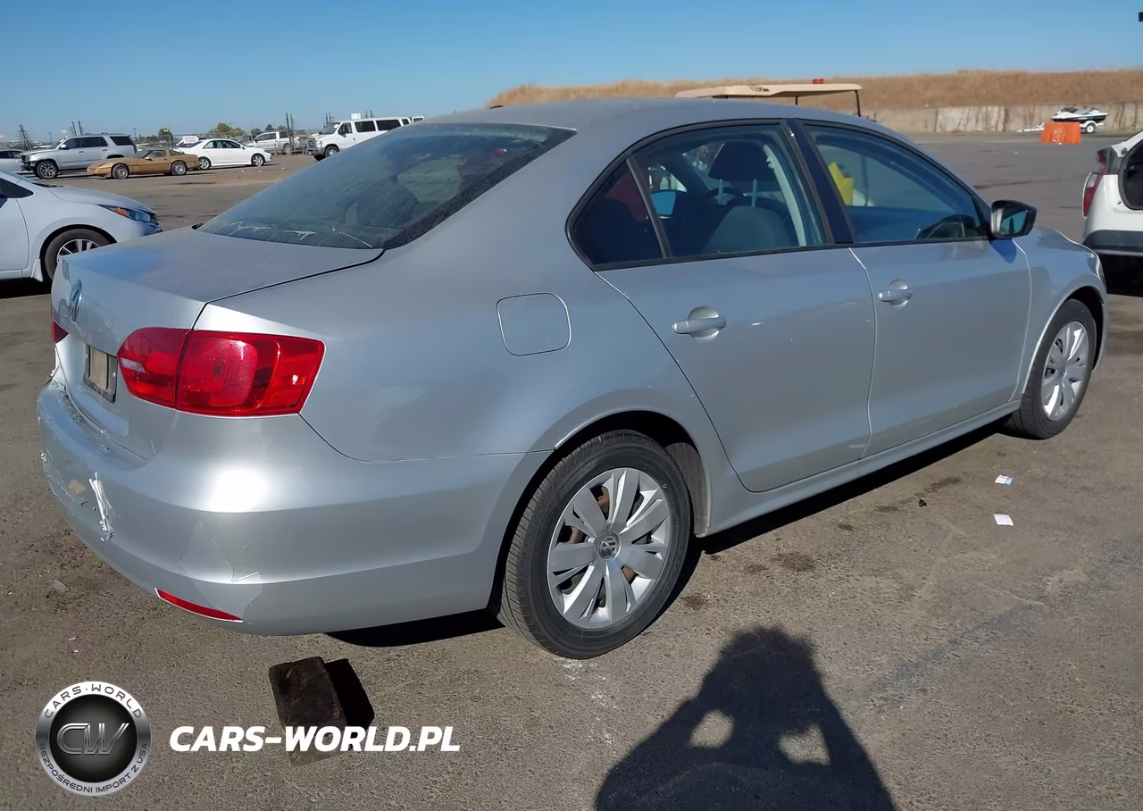 2012 Volkswagen Jetta 2.0L S VIN:3VW2K7AJ0CM323692 - 4