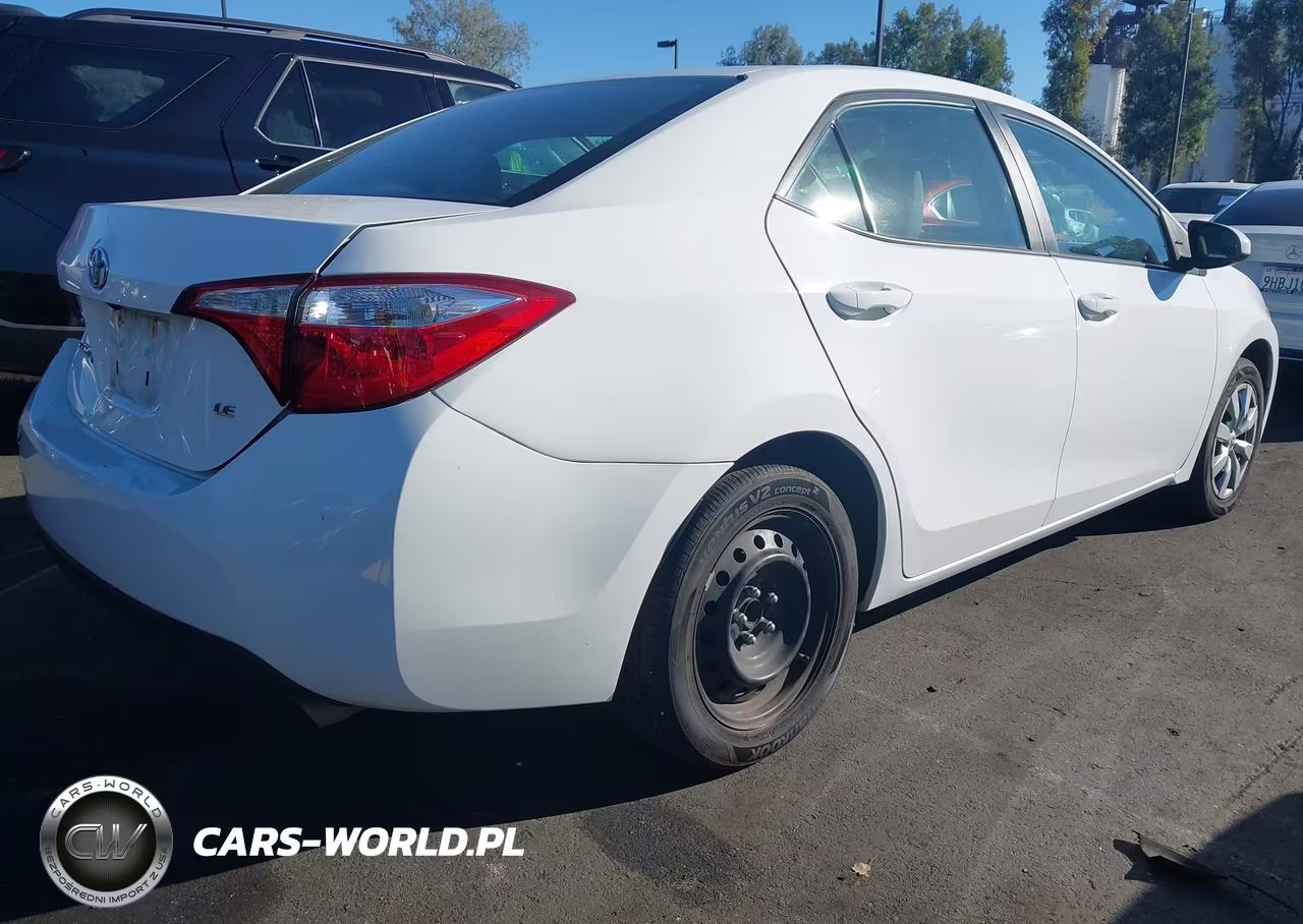 2016 Toyota Corolla Le VIN:2T1BURHE9GC686332 - 4