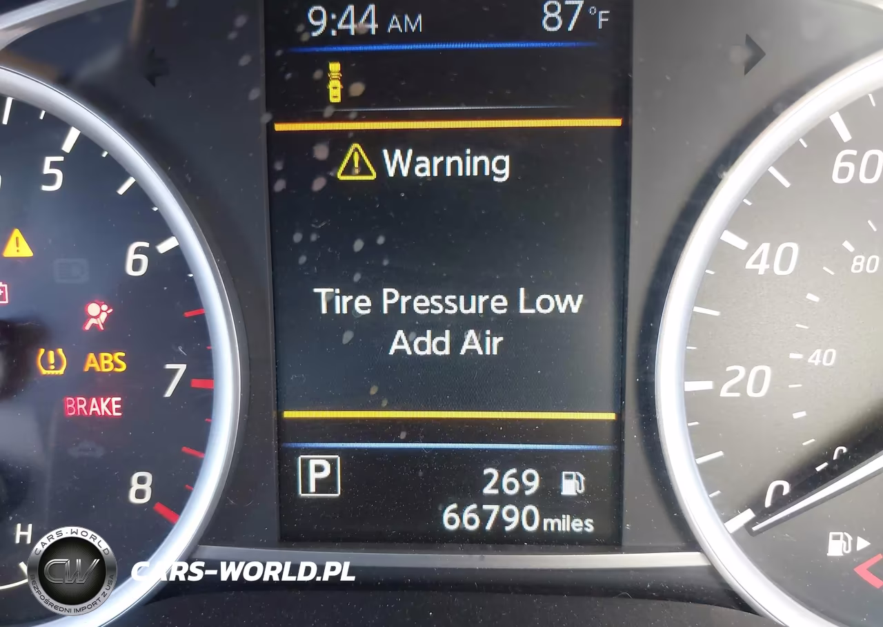 2019 Nissan Sentra S VIN:3N1AB7AP0KY259103 - 16