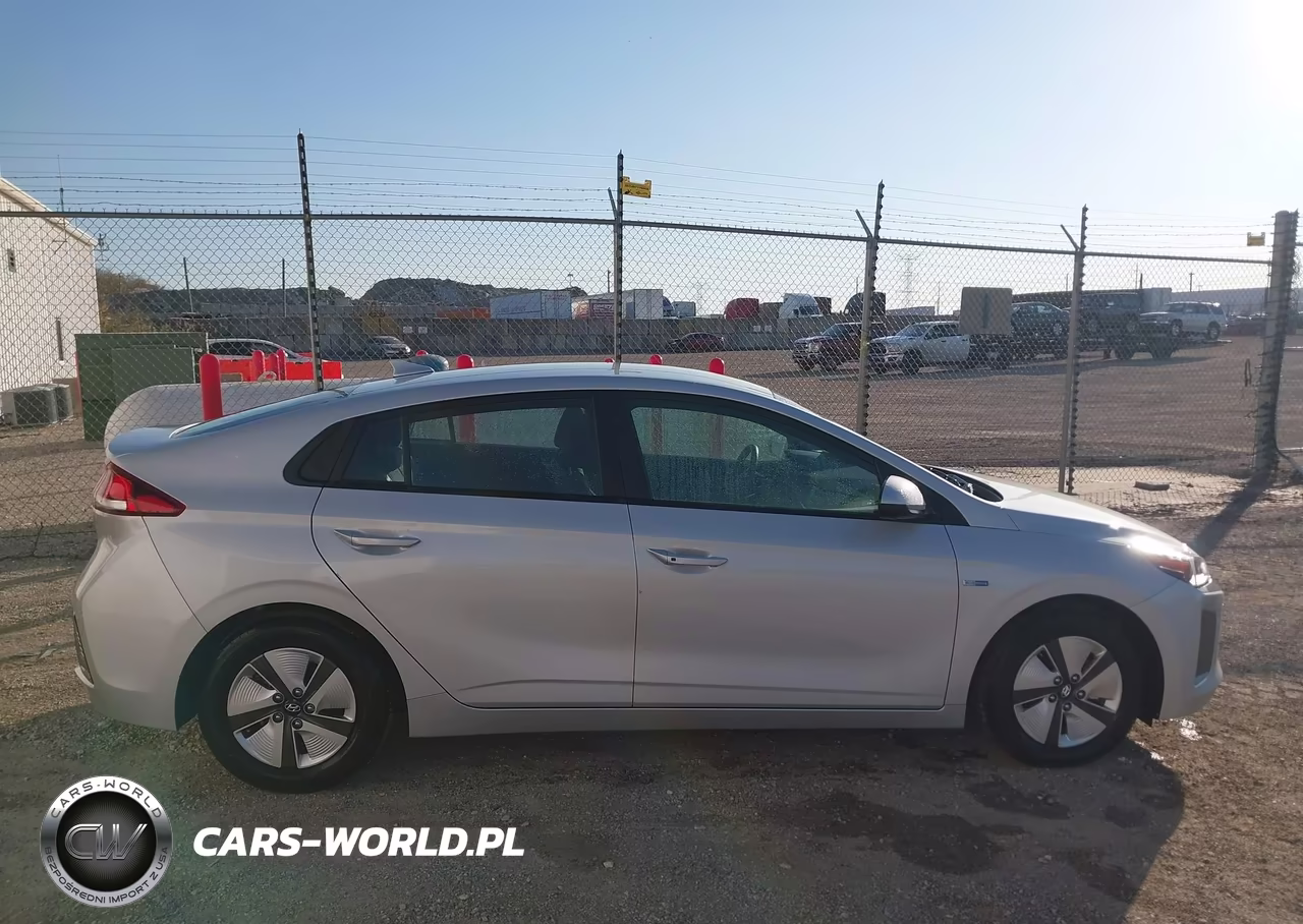 2019 Hyundai Ioniq Hybrid Blue VIN:KMHC65LC8KU158592 - 13
