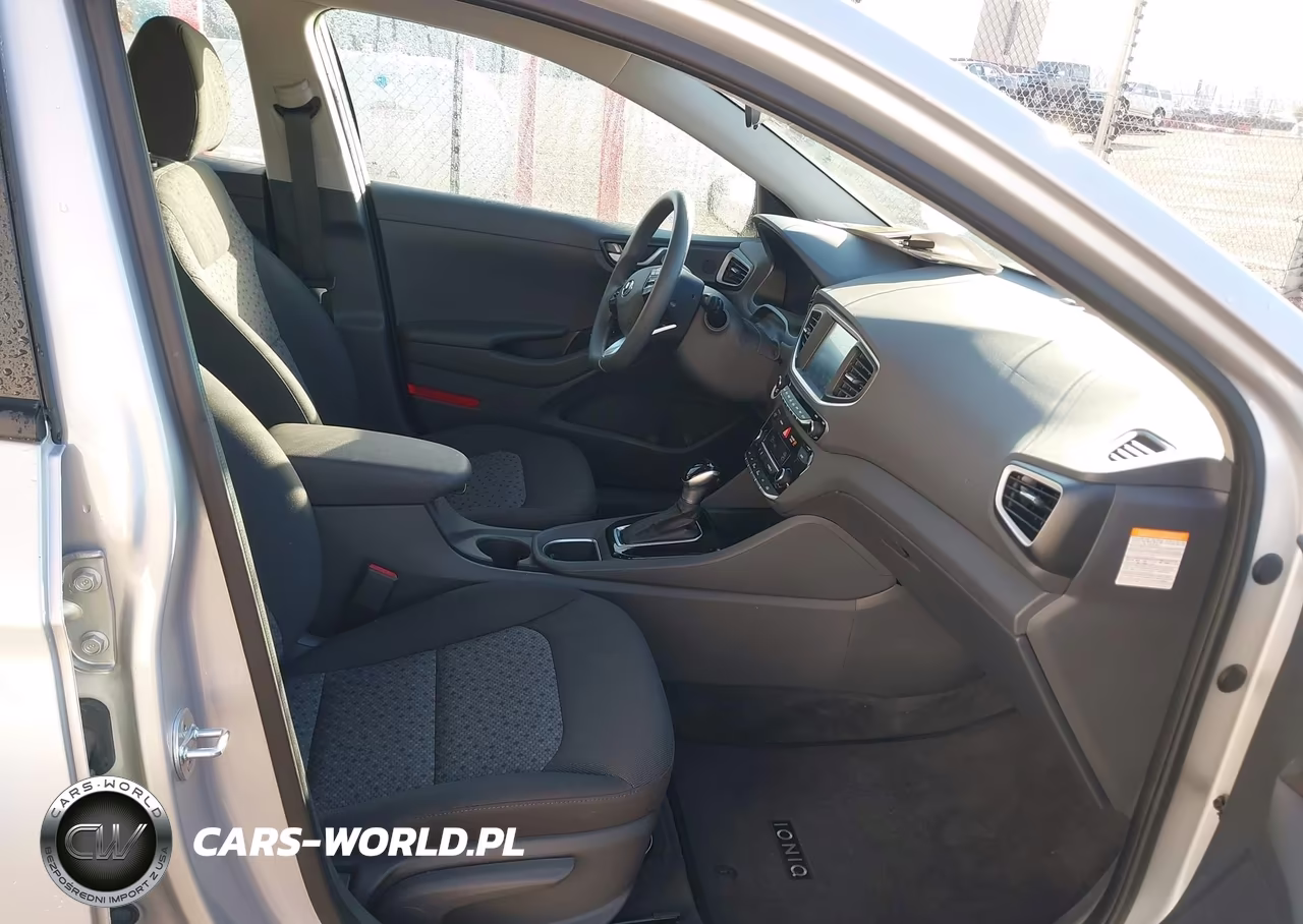 2019 Hyundai Ioniq Hybrid Blue VIN:KMHC65LC8KU158592 - 5