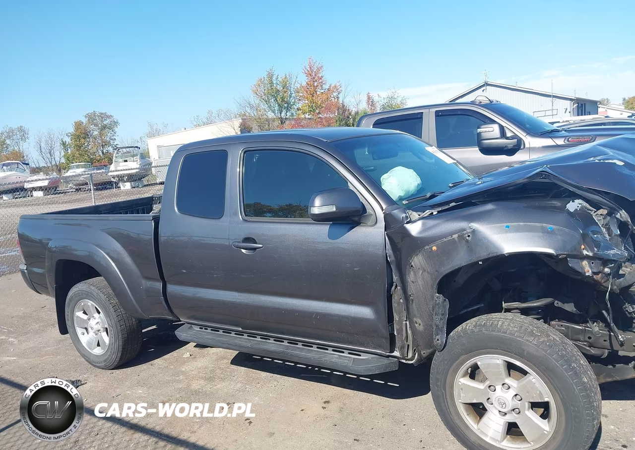 2014 Toyota Tacoma Base V6 VIN:5TFUU4ENXEX095103 - 13
