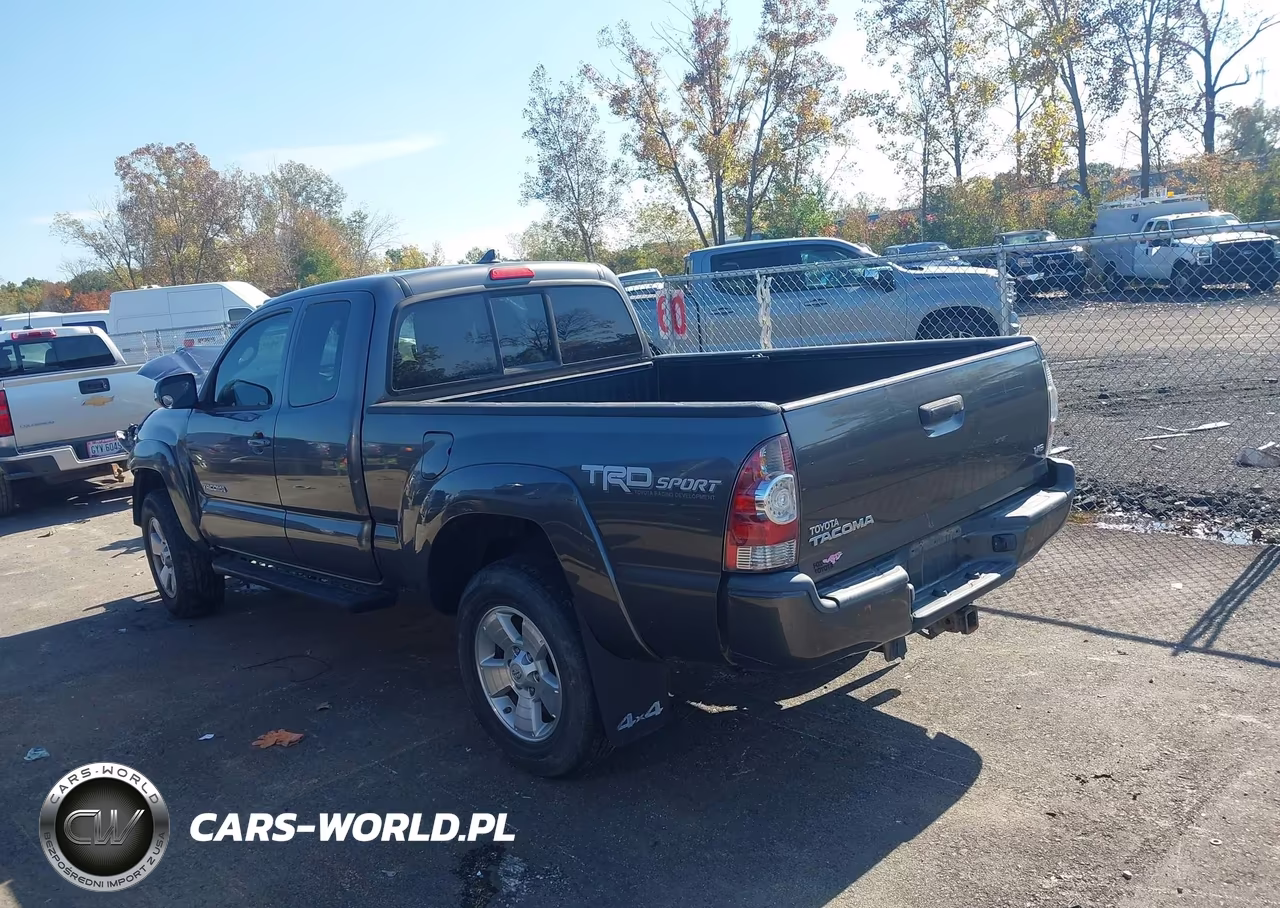 2014 Toyota Tacoma Base V6 VIN:5TFUU4ENXEX095103 - 3
