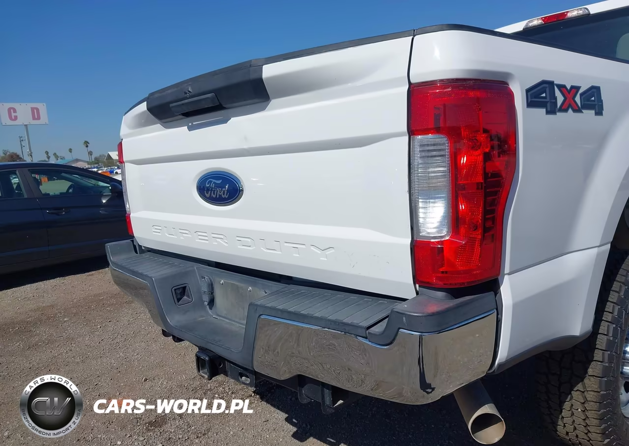 2018 Ford F-250 Xl VIN:1FT7X2B6XJEC69960 - 12