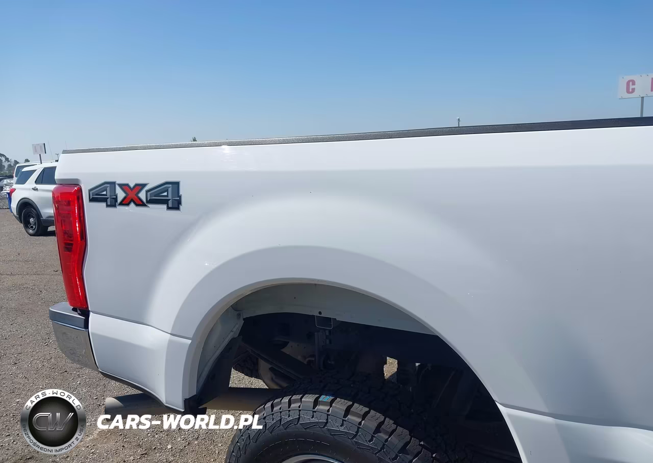 2018 Ford F-250 Xl VIN:1FT7X2B6XJEC69960 - 13