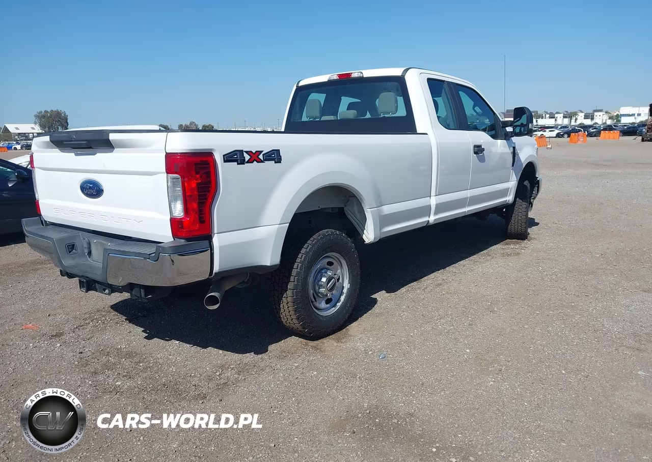 2018 Ford F-250 Xl VIN:1FT7X2B6XJEC69960 - 4