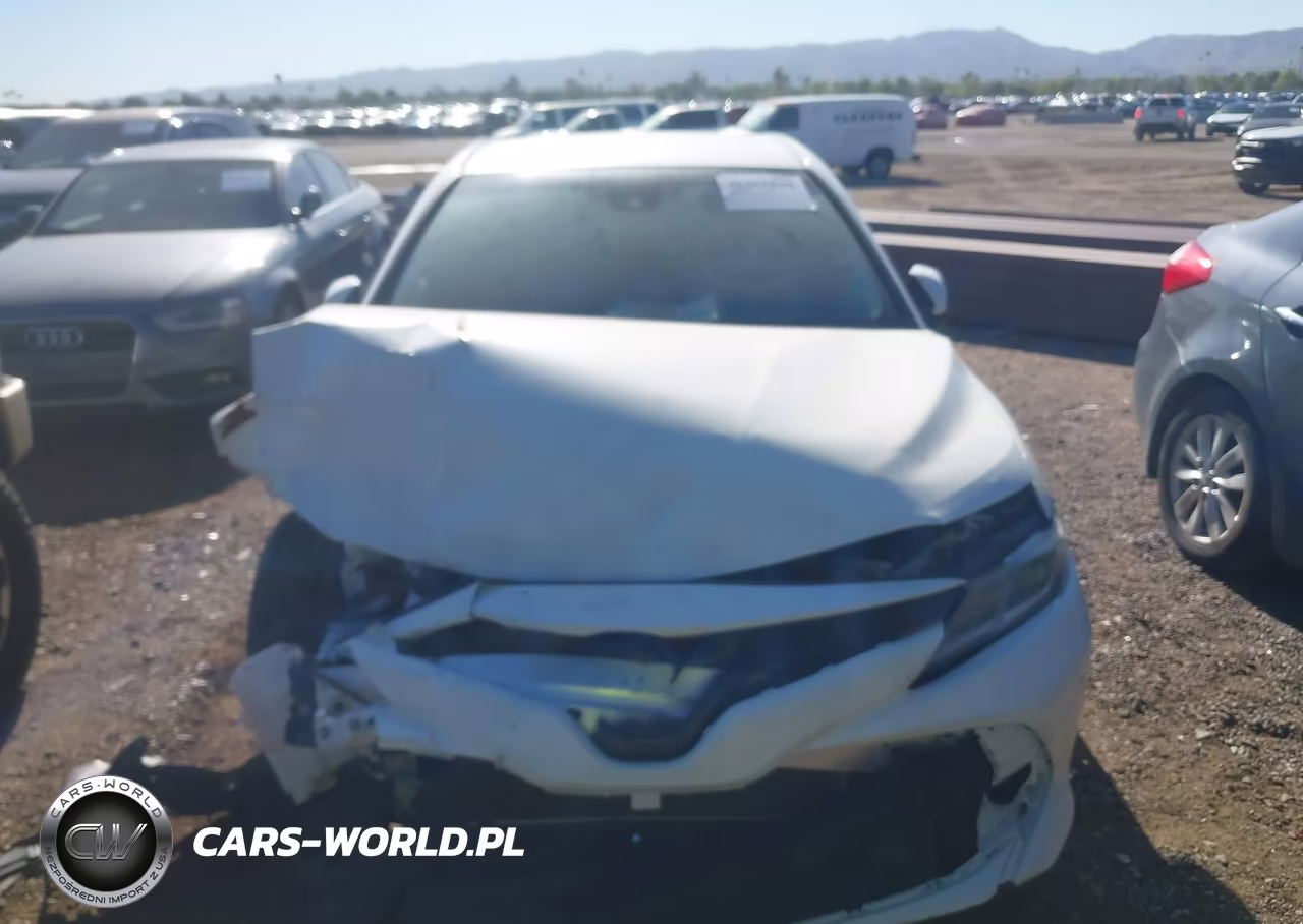 2018 Toyota Camry Le VIN:JTNB11HK0J3029009 - 13
