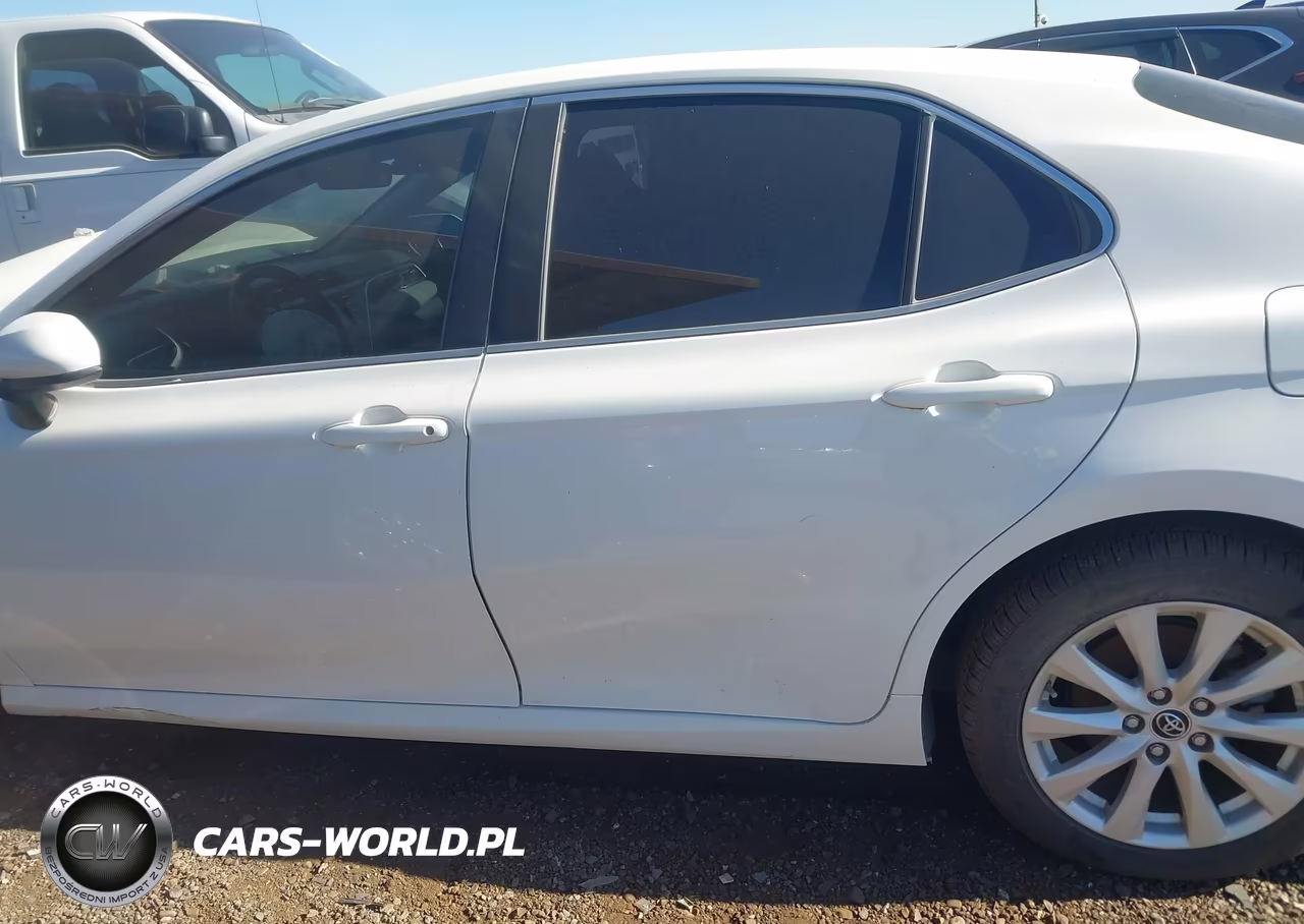 2018 Toyota Camry Le VIN:JTNB11HK0J3029009 - 15