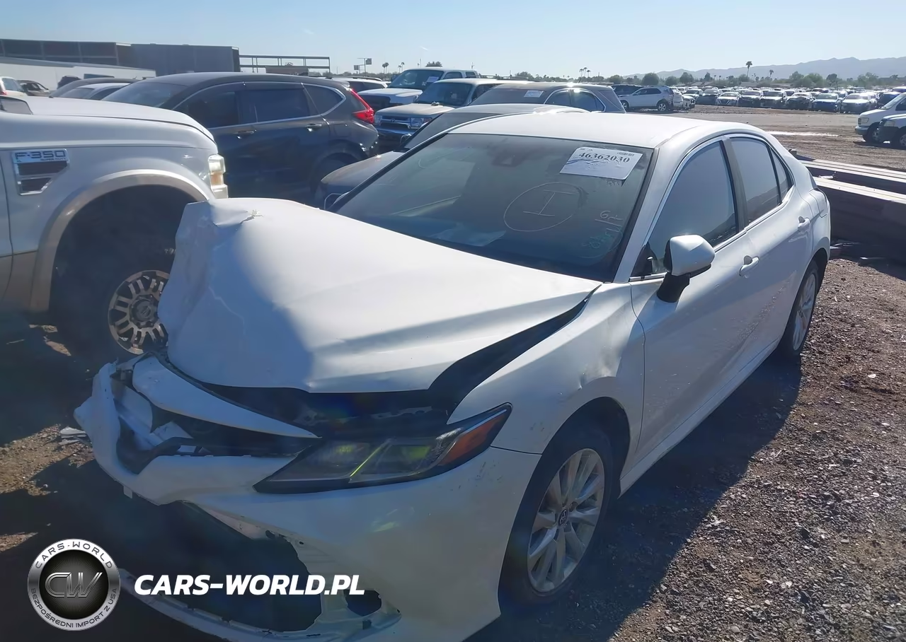 2018 Toyota Camry Le VIN:JTNB11HK0J3029009 - 2