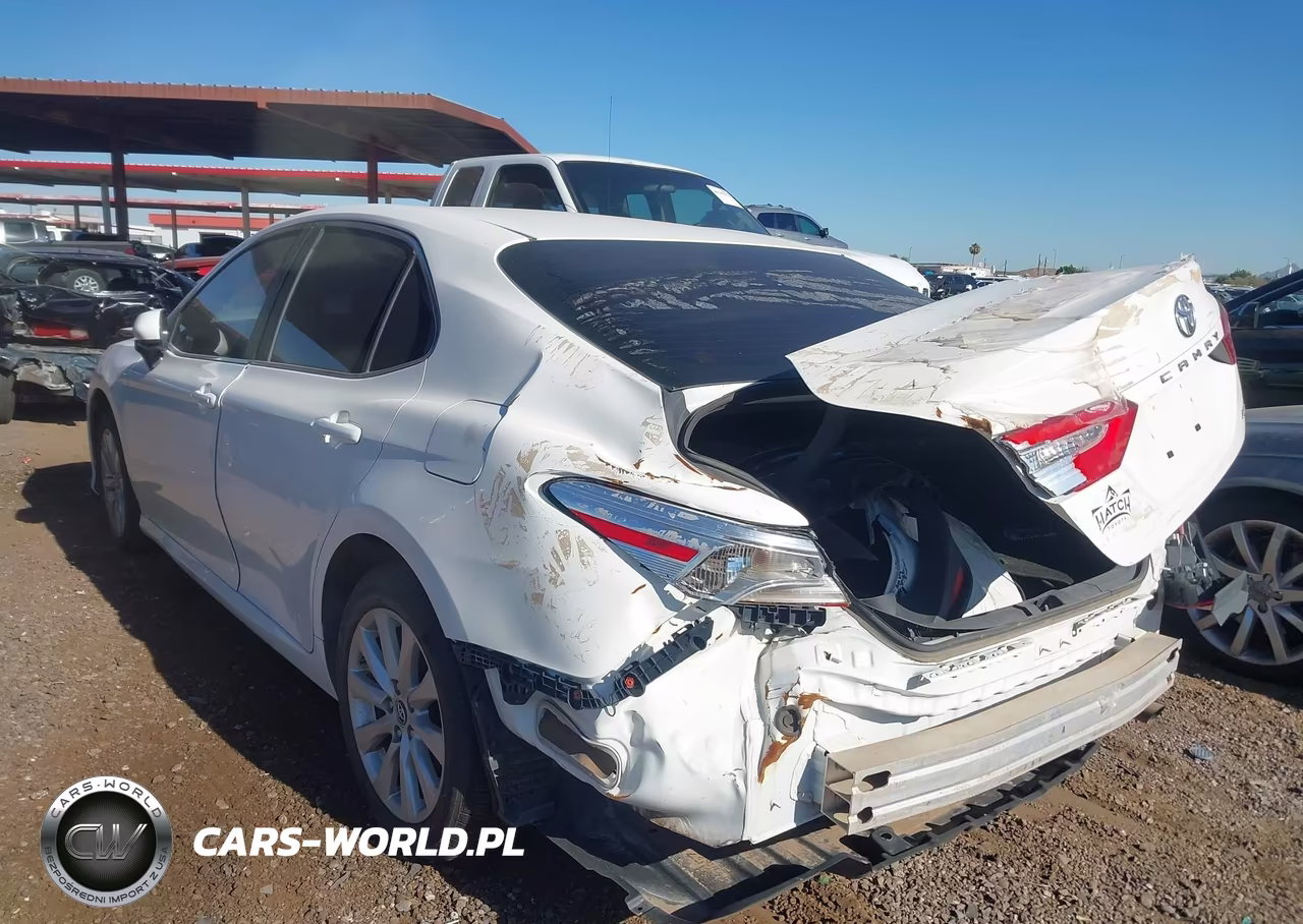 2018 Toyota Camry Le VIN:JTNB11HK0J3029009 - 3