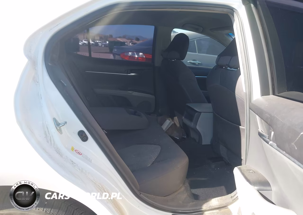 2018 Toyota Camry Le VIN:JTNB11HK0J3029009 - 8