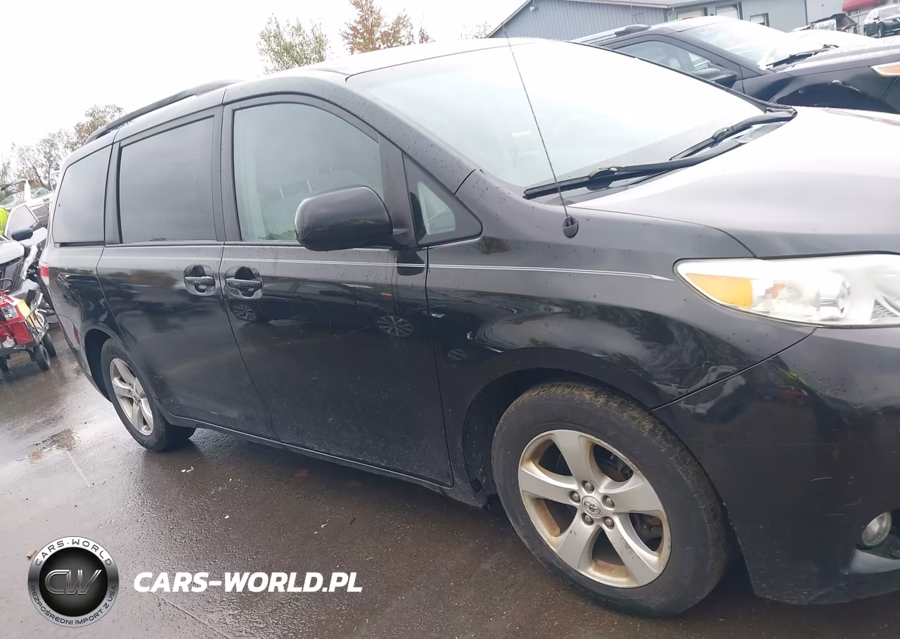 2011 Toyota Sienna Le V6 VIN:5TDKK3DC8BS164220 - 13