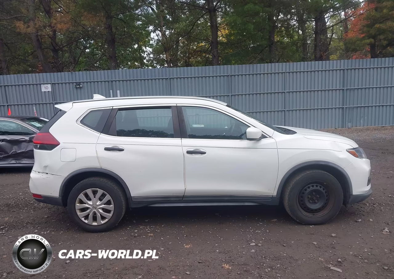 2018 Nissan Rogue S VIN:KNMAT2MV6JP563446 - 13