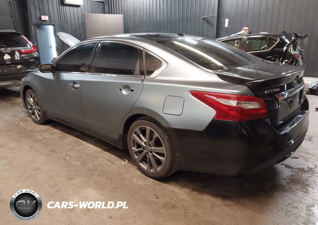 2018 Nissan Altima 2.5 Sr VIN:1N4AL3AP8JC471876 - 3