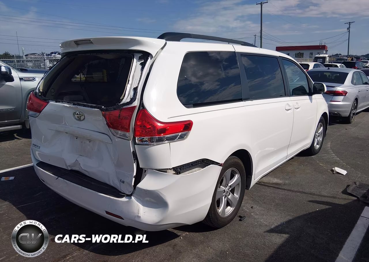 2013 Toyota Sienna Le V6 8 Passenger VIN:5TDKK3DC3DS398591 - 4