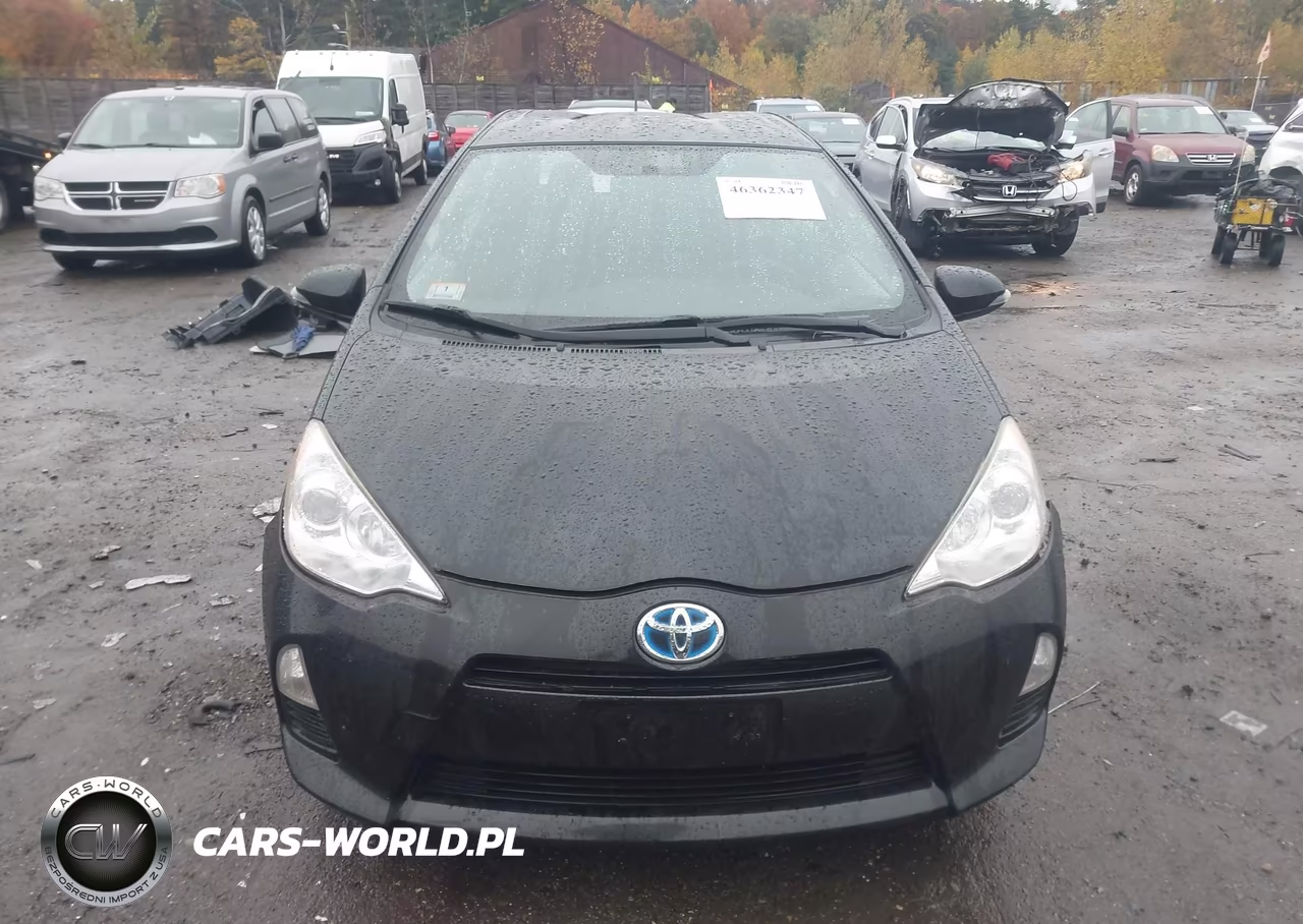 2014 Toyota Prius C Two VIN:JTDKDTB30E1566439 - 12