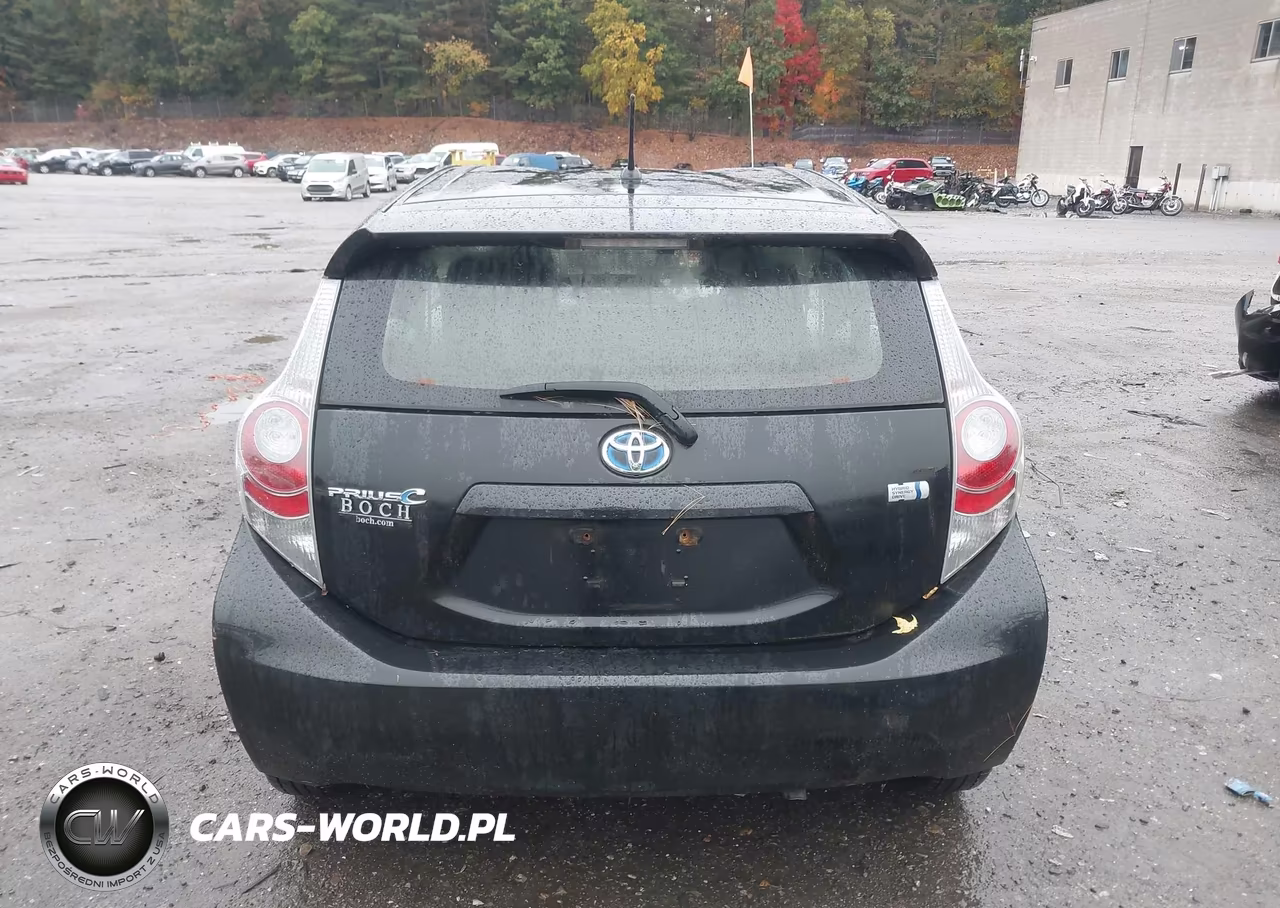 2014 Toyota Prius C Two VIN:JTDKDTB30E1566439 - 16