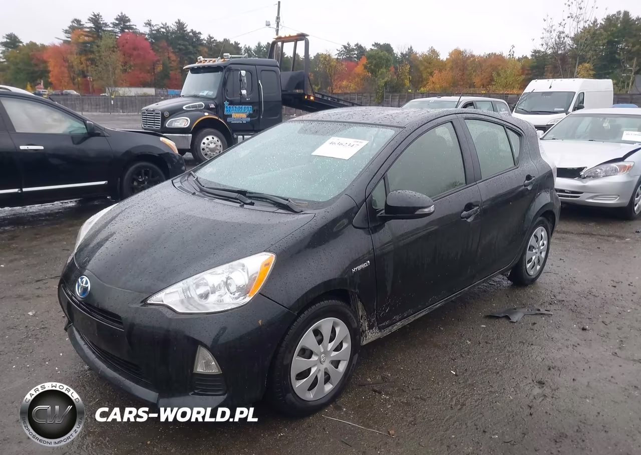 2014 Toyota Prius C Two VIN:JTDKDTB30E1566439 - 6