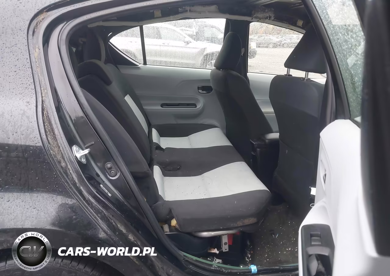 2014 Toyota Prius C Two VIN:JTDKDTB30E1566439 - 8