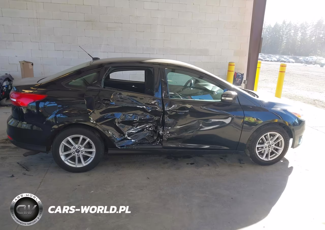 2017 Ford Focus Se VIN:1FADP3F23HL304253 - 13
