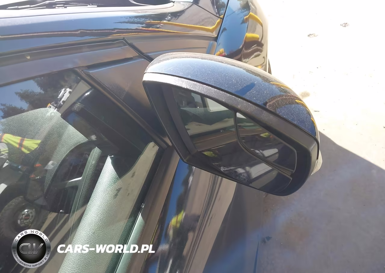 2017 Ford Focus Se VIN:1FADP3F23HL304253 - 5