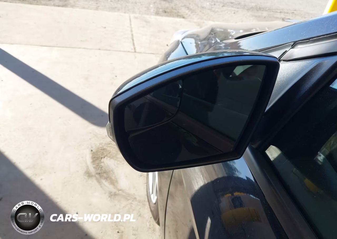 2017 Ford Focus Se VIN:1FADP3F23HL304253 - 9