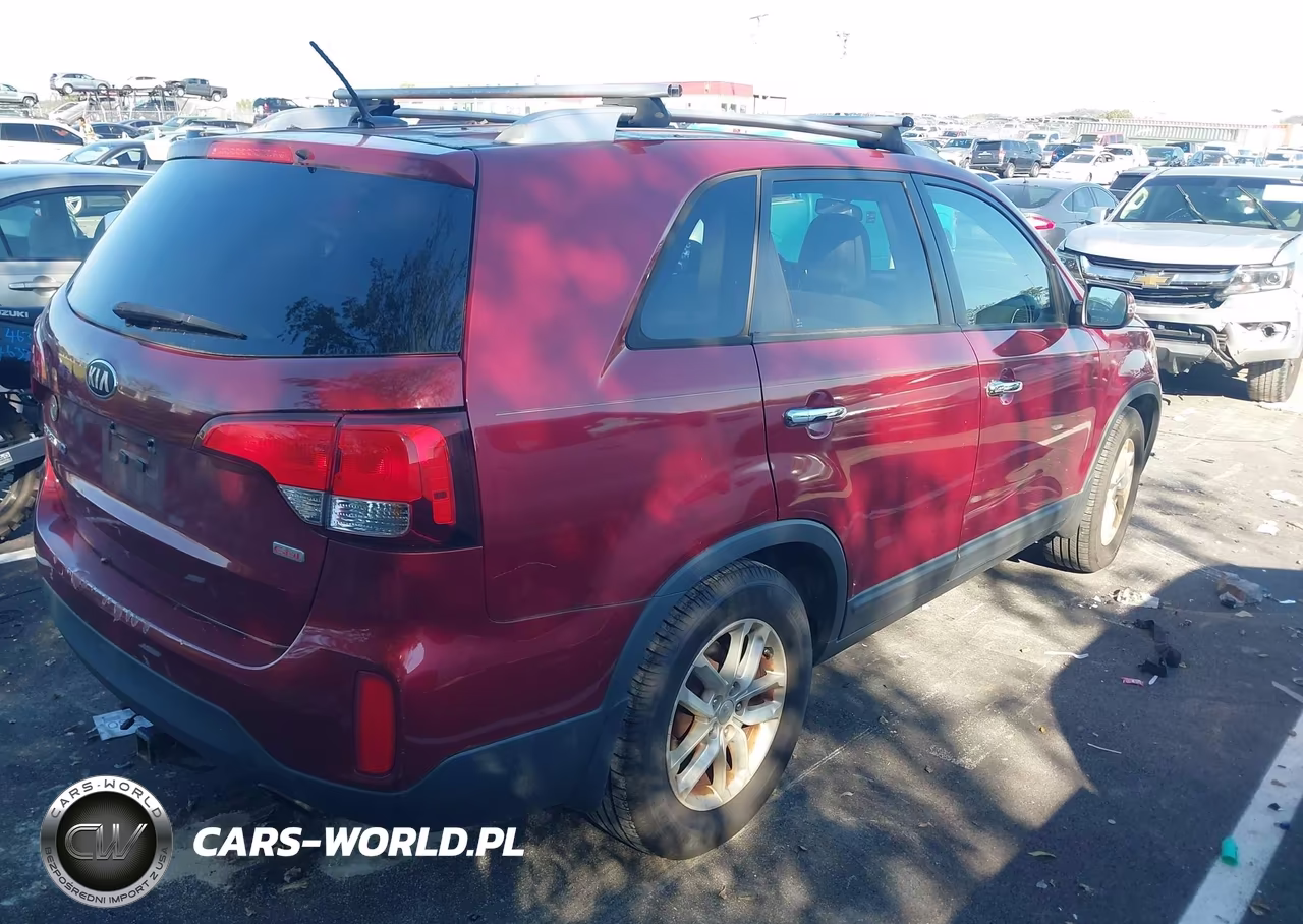 2014 Kia Sorento Lx V6 VIN:5XYKT4A71EG496916 - 4
