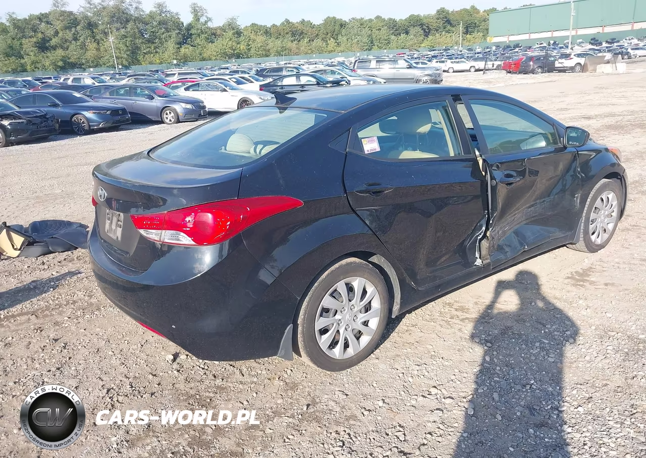 2012 Hyundai Elantra Gls VIN:5NPDH4AE2CH096233 - 4