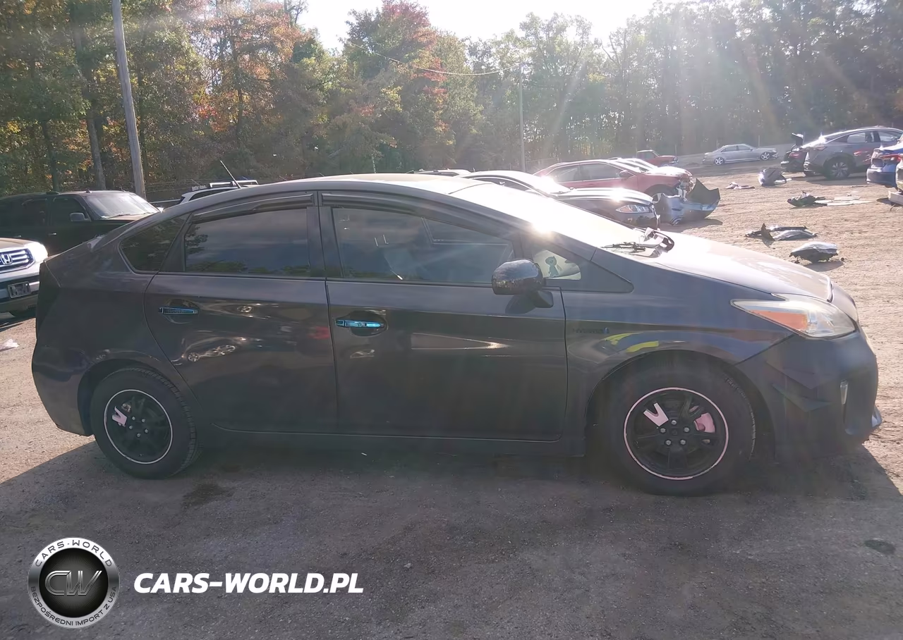 2014 Toyota Prius Four VIN:JTDKN3DU3E1825041 - 13