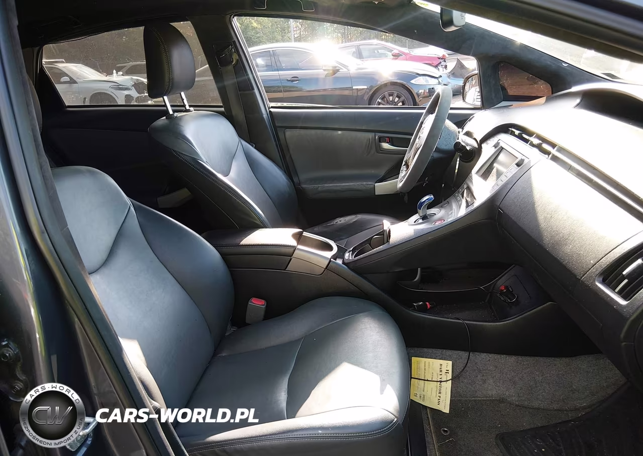 2014 Toyota Prius Four VIN:JTDKN3DU3E1825041 - 5