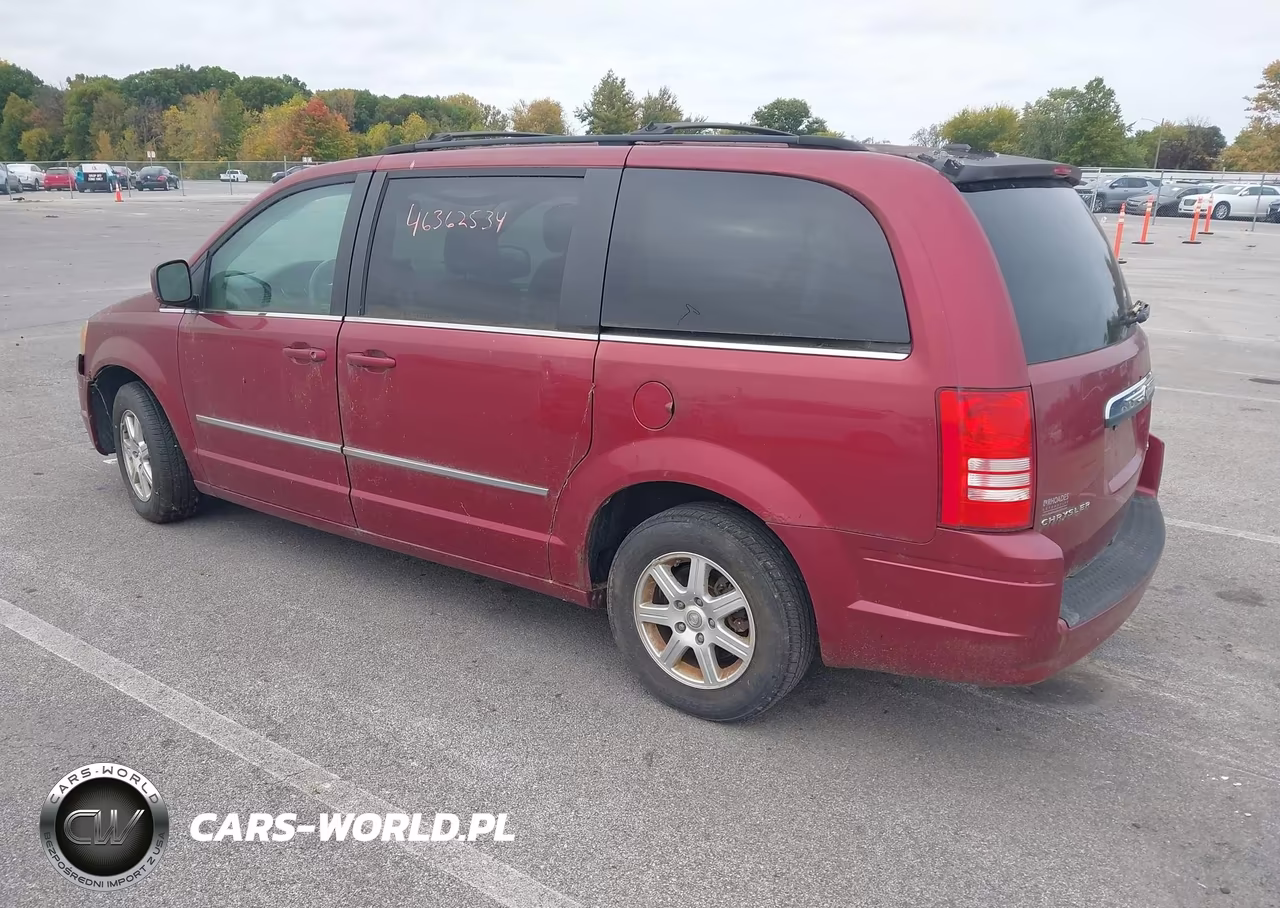 2010 Chrysler Town & Country Touring VIN:2A4RR5D19AR135782 - 3