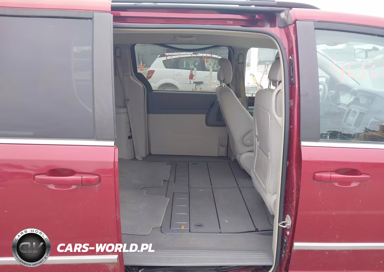 2010 Chrysler Town & Country Touring VIN:2A4RR5D19AR135782 - 8