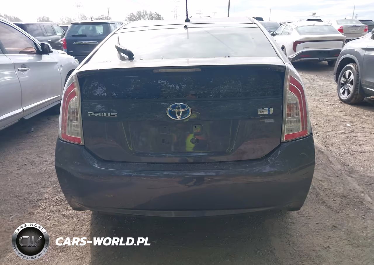 2013 Toyota Prius Two VIN:JTDKN3DU7D5653703 - 16