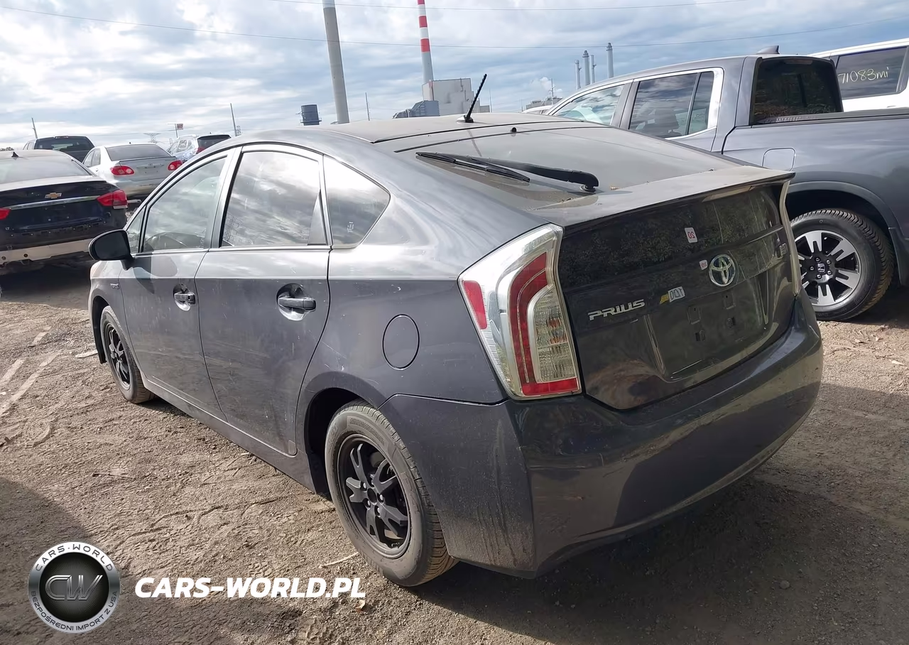2013 Toyota Prius Two VIN:JTDKN3DU7D5653703 - 3