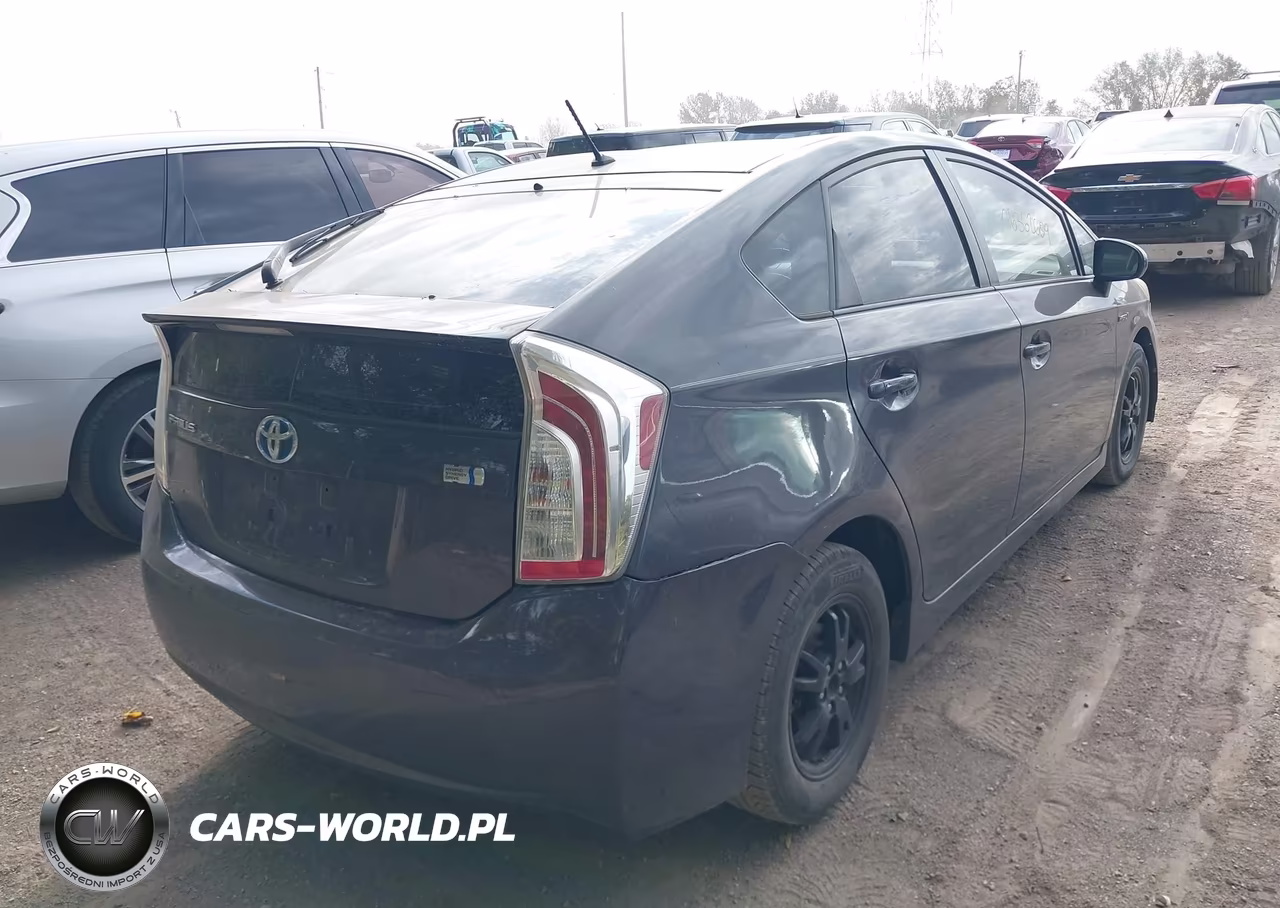 2013 Toyota Prius Two VIN:JTDKN3DU7D5653703 - 4