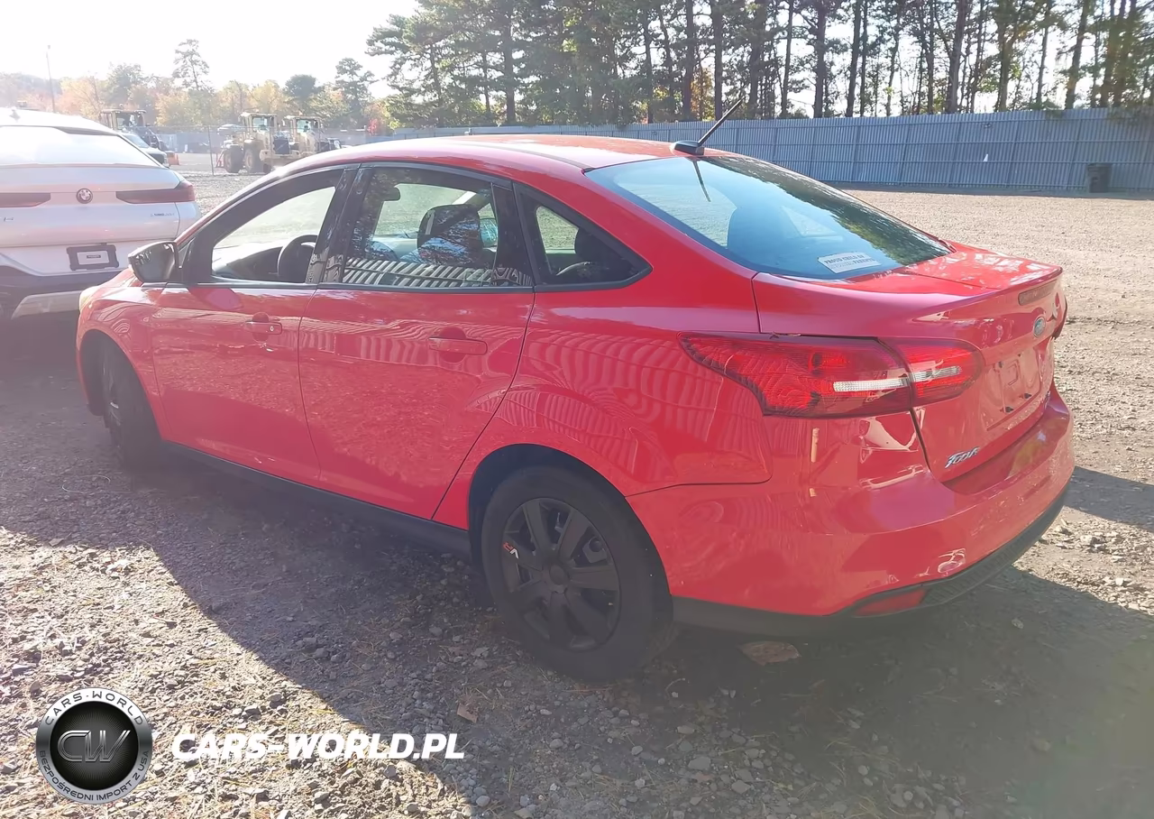 2017 Ford Focus Se VIN:1FADP3FE9HL322881 - 3