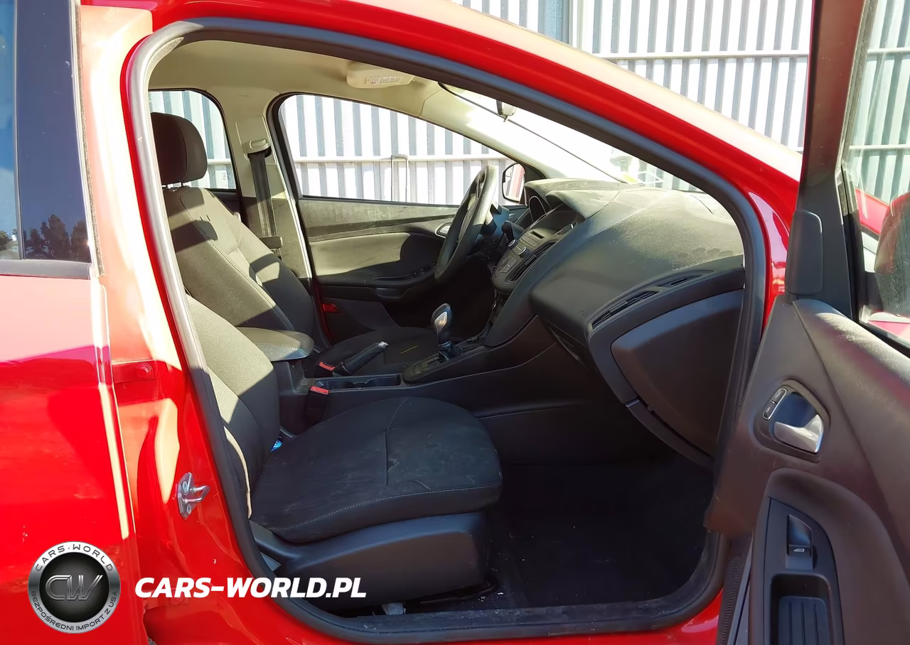 2017 Ford Focus Se VIN:1FADP3FE9HL322881 - 5