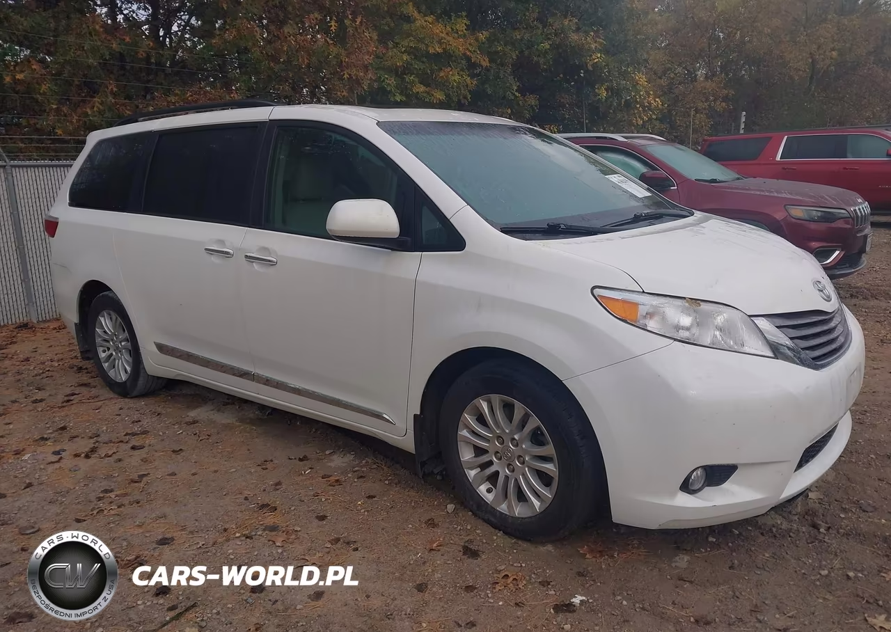 2015 Toyota Sienna Xle 8 Passenger