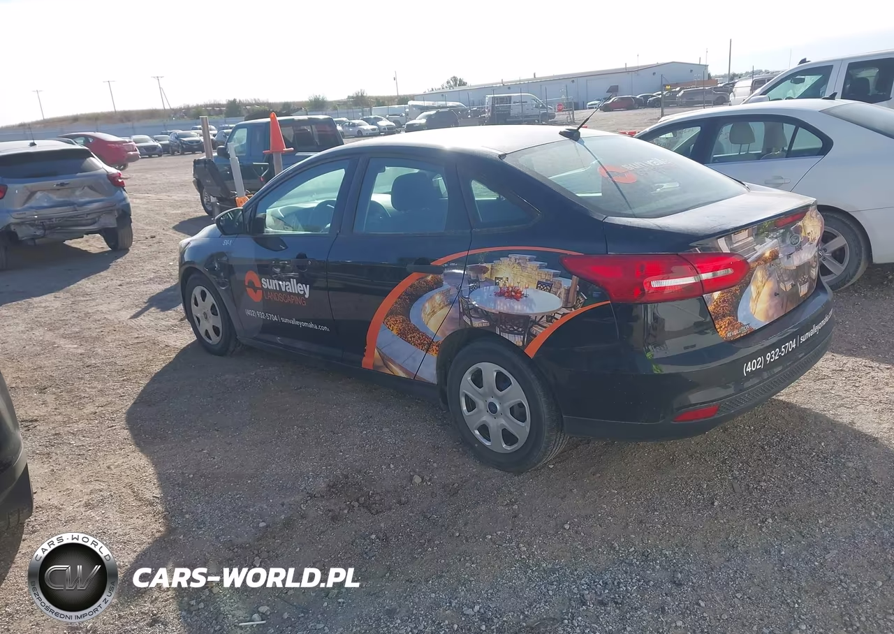 2017 Ford Focus S VIN:1FADP3E25HL308287 - 3