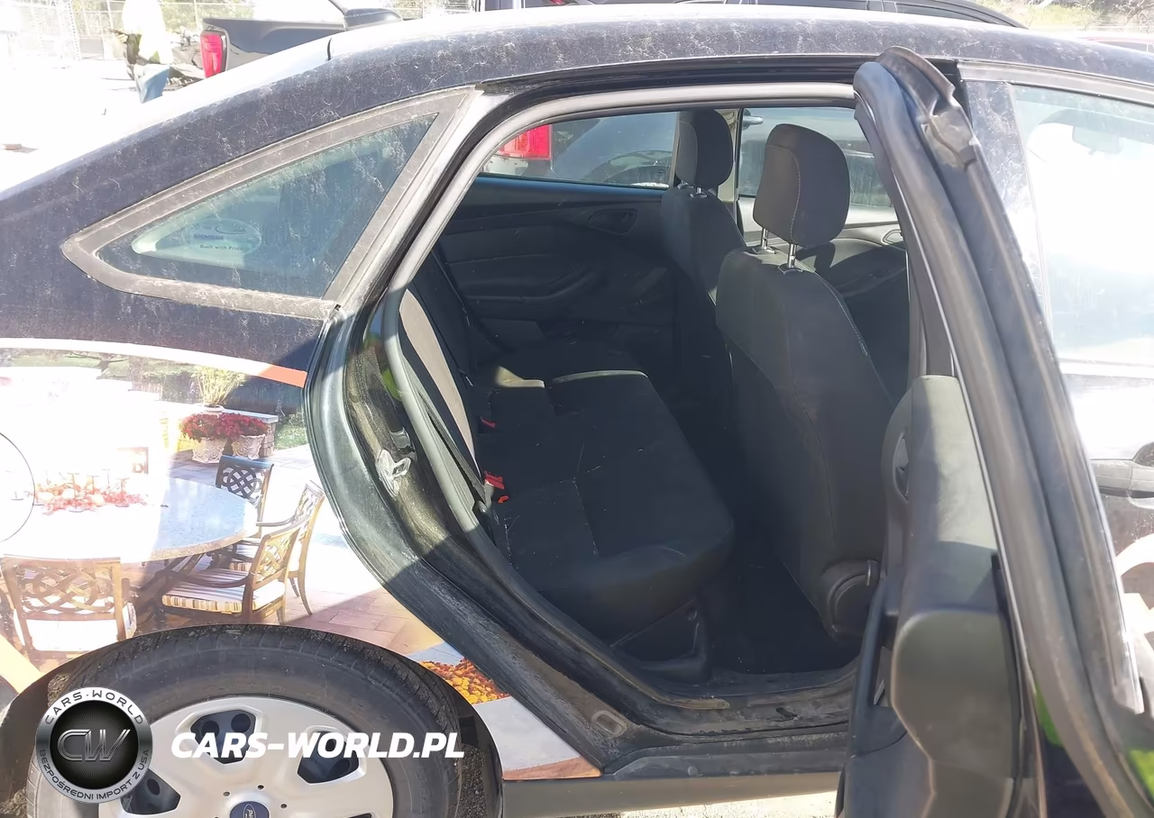 2017 Ford Focus S VIN:1FADP3E25HL308287 - 8