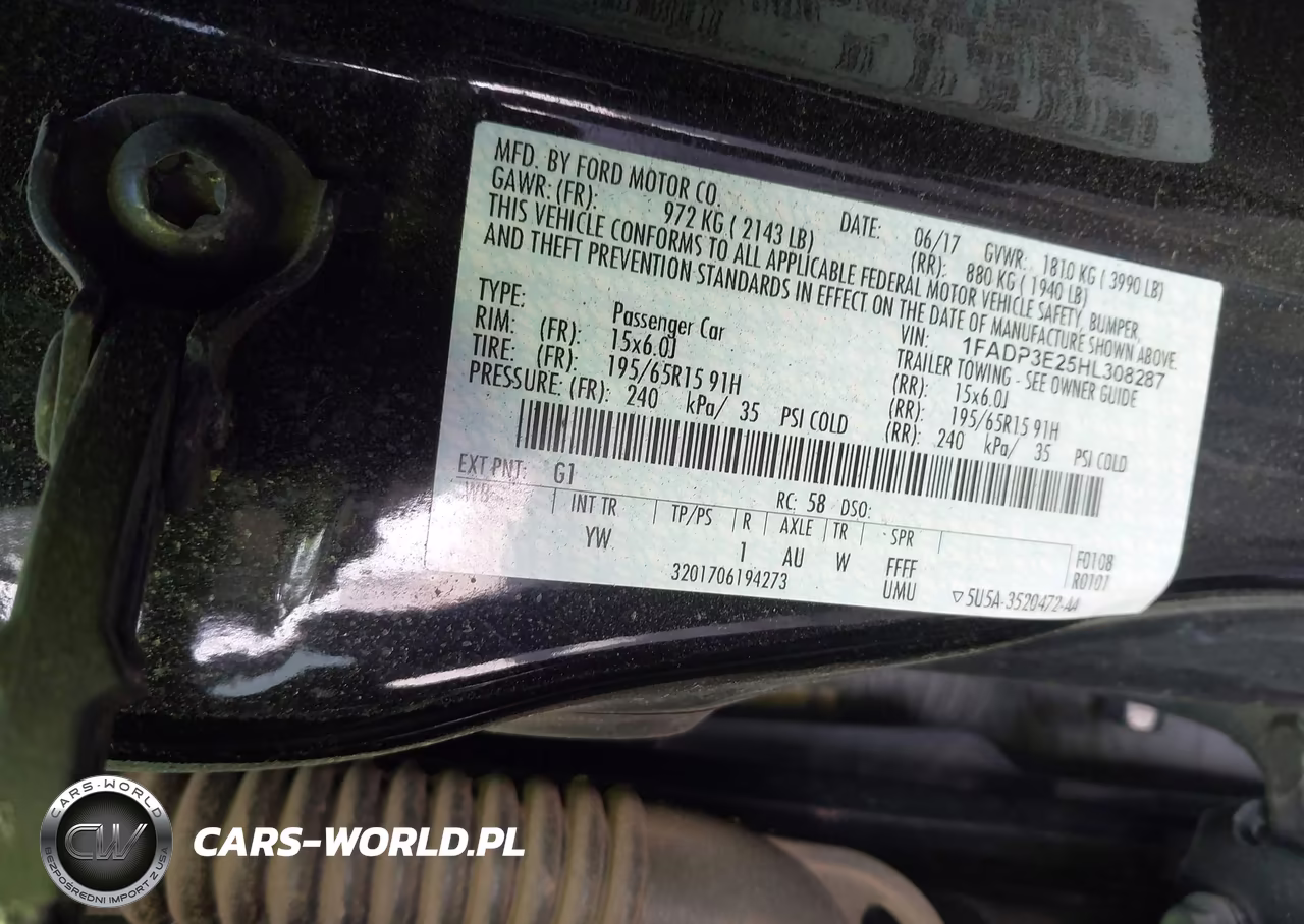 2017 Ford Focus S VIN:1FADP3E25HL308287 - 9