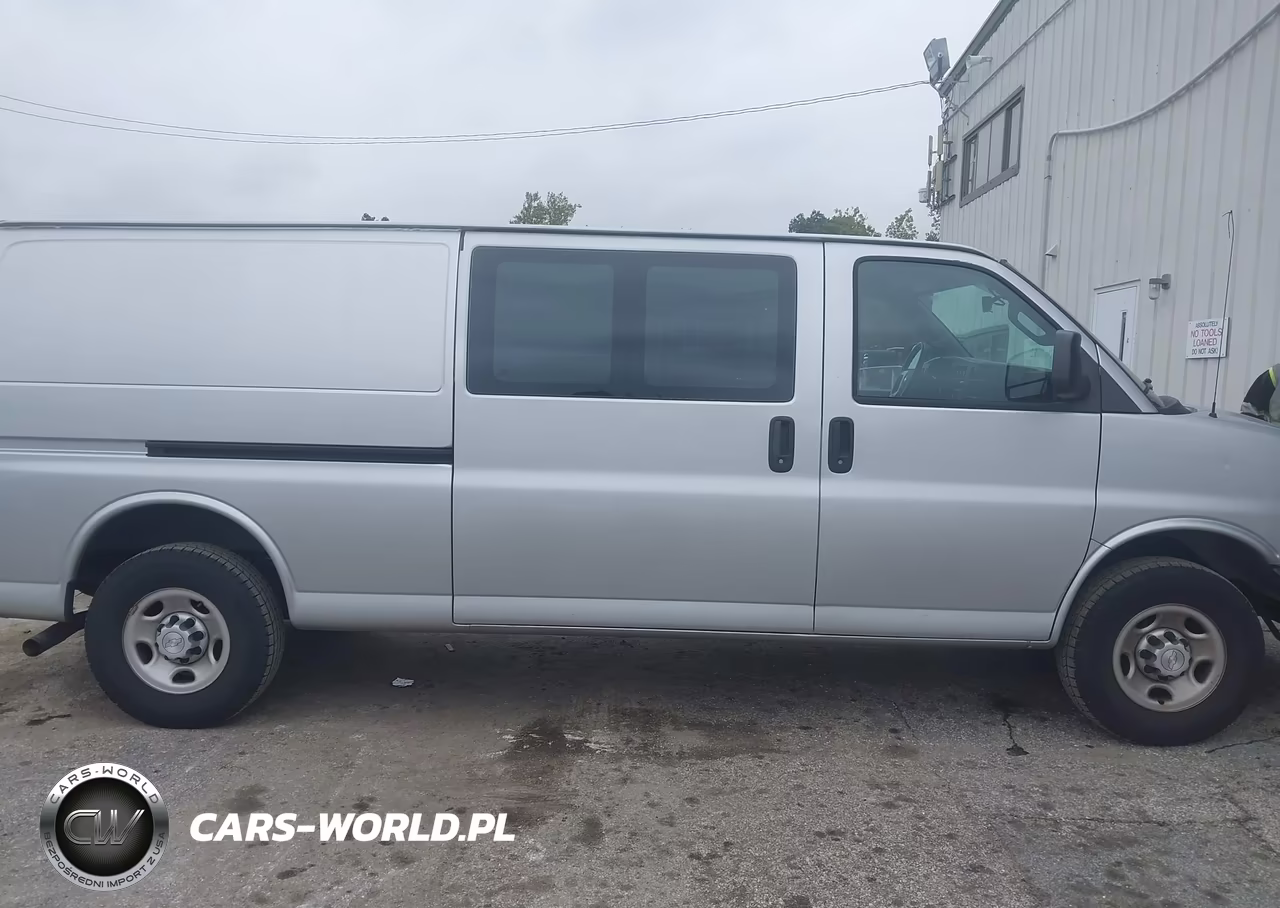 2018 Chevrolet Express 3500 Work Van VIN:1GCZGHFP0J1335230 - 13