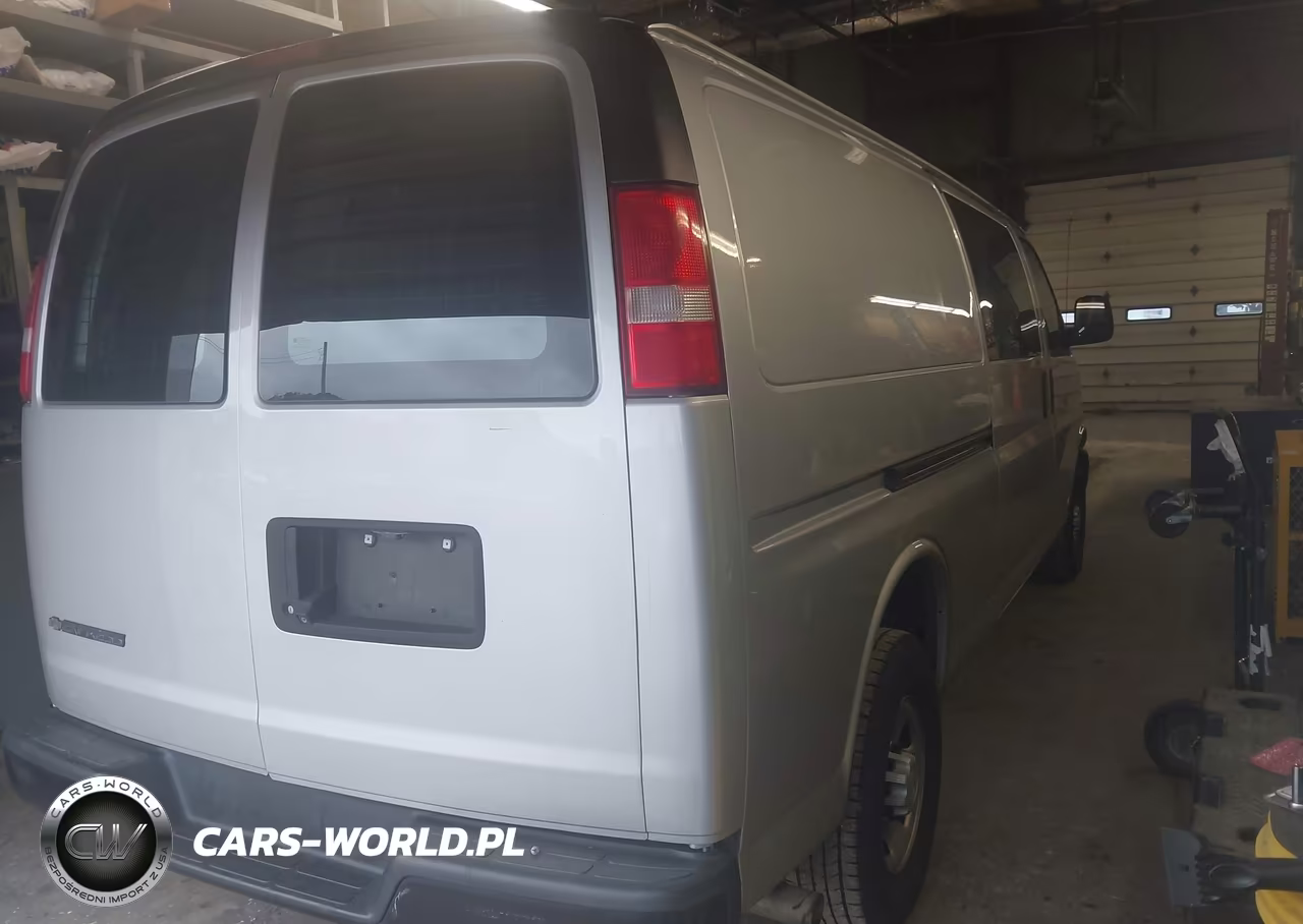 2018 Chevrolet Express 3500 Work Van VIN:1GCZGHFP0J1335230 - 4
