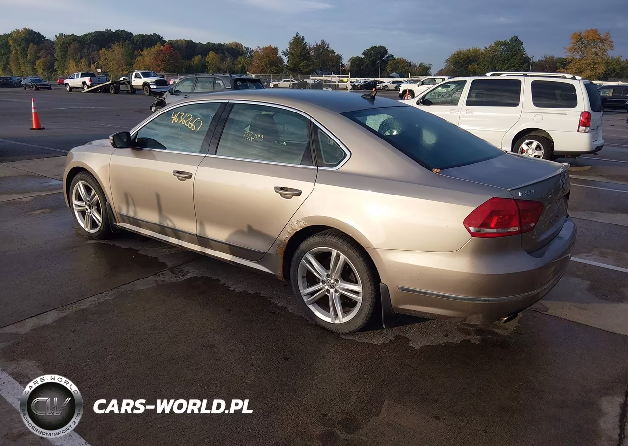 2015 Volkswagen Passat Sel VIN:1VWCS7A32FC075229 - 3