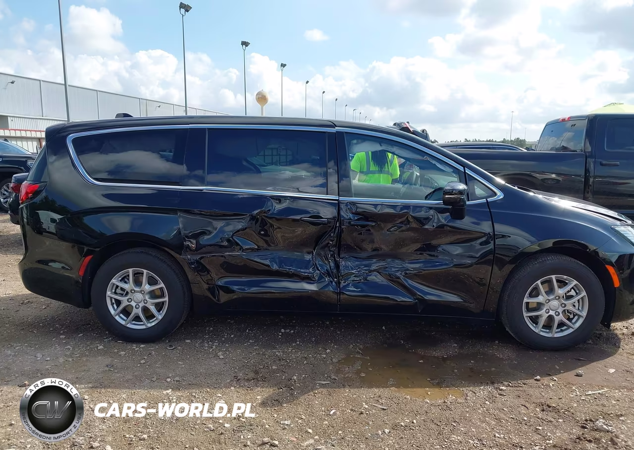 2027 Chrysler Pacifica VIN:2C4RC1BG6VR611064 - 13