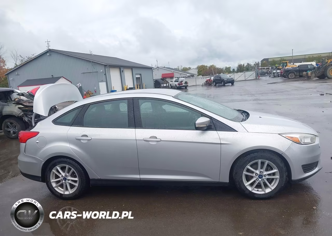 2017 Ford Focus Se VIN:1FADP3F23HL340167 - 13